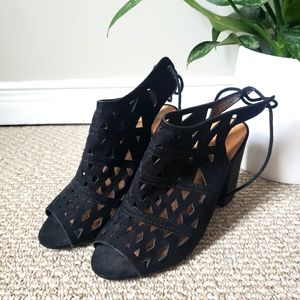 🖤 Black caged block heel open toe booties